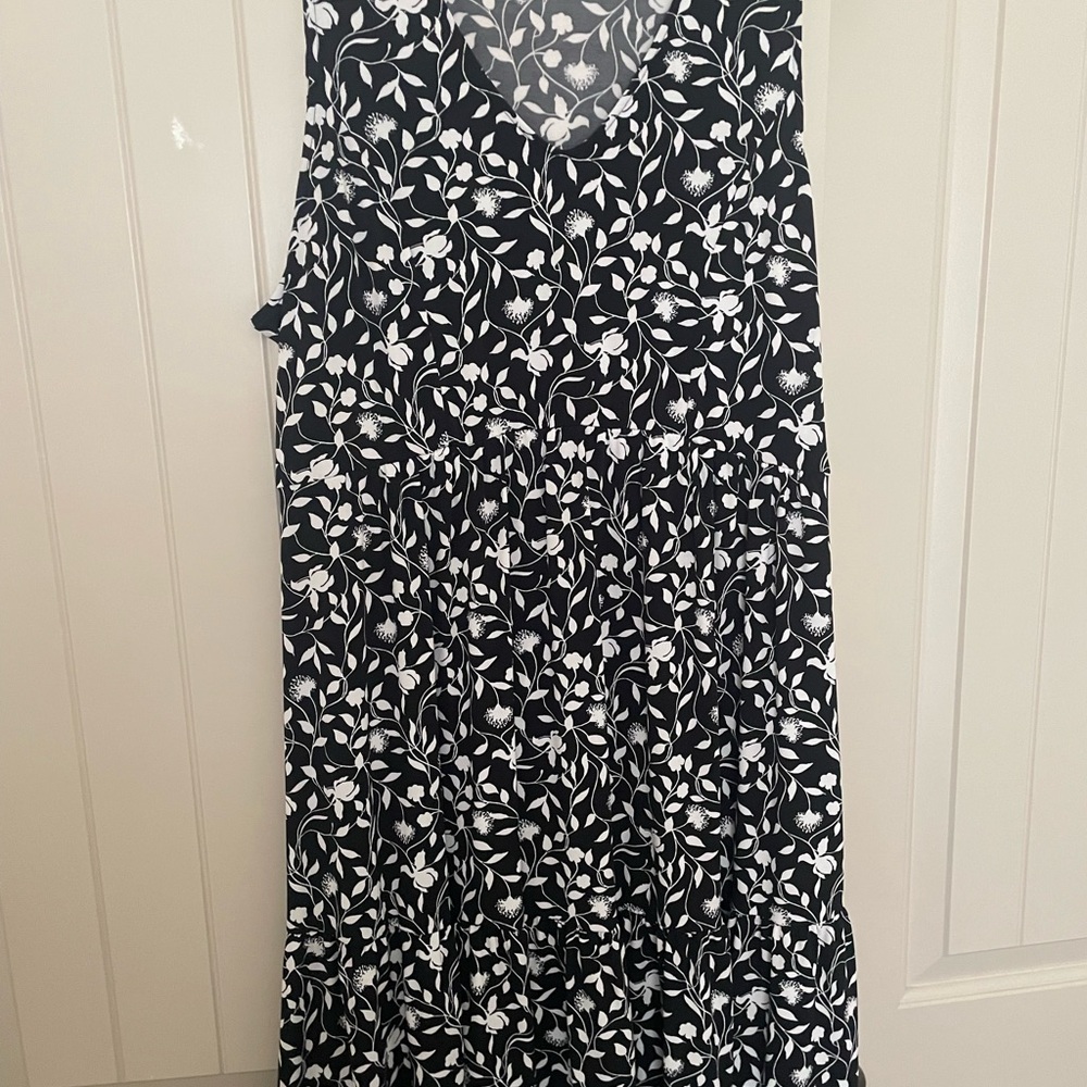 Kaileigh Black and White Floral dress